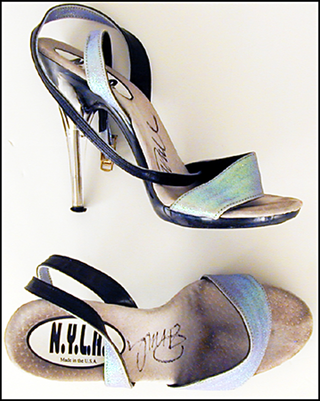 Lot 832 Pamela Anderson