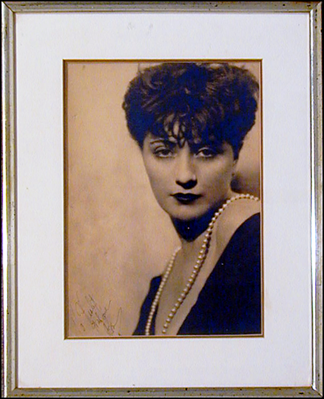 Lot 1216 Helen Morgan