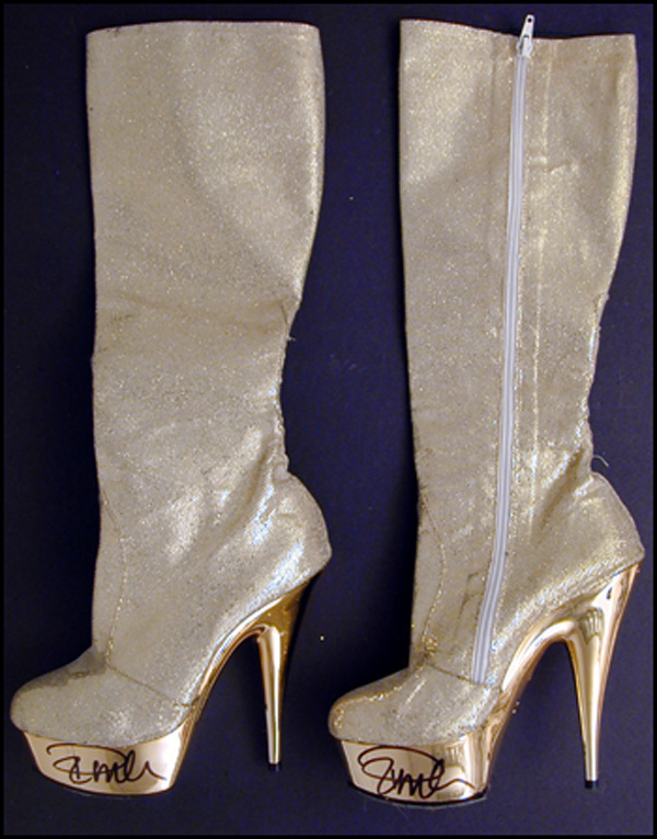 Lot 902 Pamela Anderson