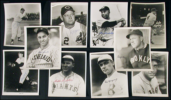 Lot 2549  Baseball Hall of Famers