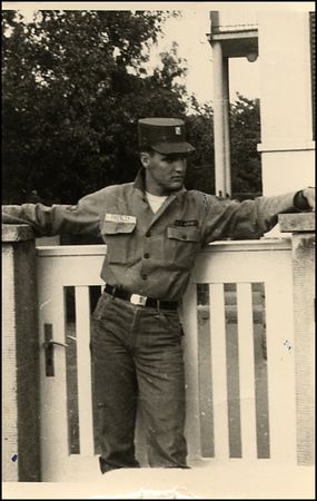 Lot #1085 Elvis Presley - Image 3