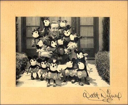 Lot #968 Walt Disney - Image 1