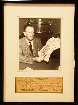 Lot #717 Walt Disney - Image 2