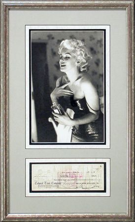 Lot #1903 Marilyn Monroe - Image 2