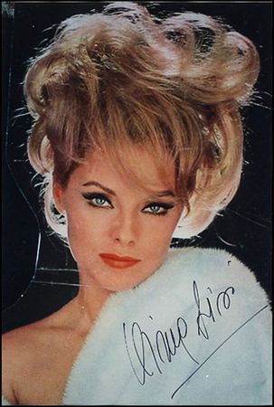 Lot #1729 Italian Actresses - Image 1