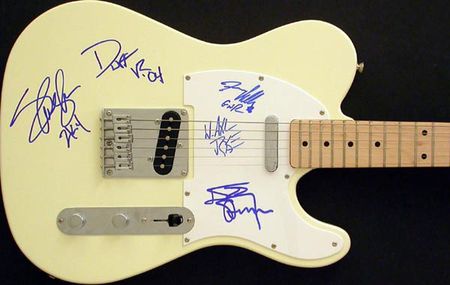 Lot #1027 Guns 'N' Roses - Image 1