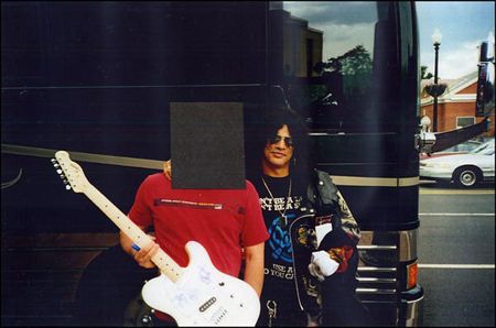 Lot #1027 Guns 'N' Roses - Image 2