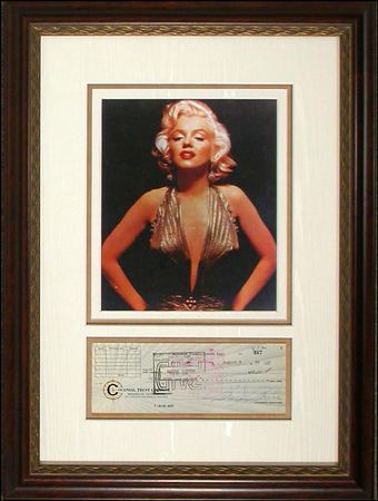 Lot #1802 Marilyn Monroe - Image 2