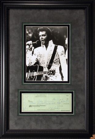 Lot #900 Elvis Presley - Image 2