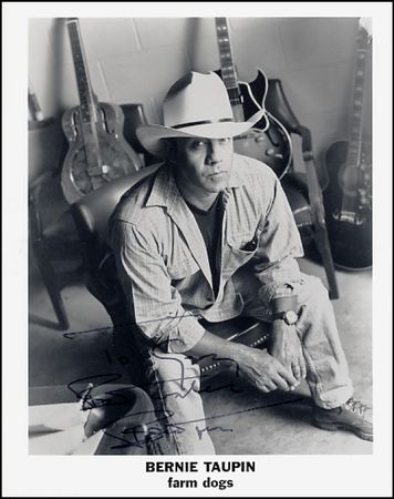 Lot #985 Musicians - Image 1