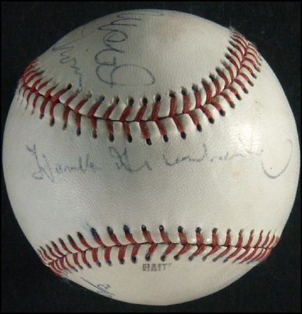 Lot #2175 Baseball: Hall of Famers - Image 1