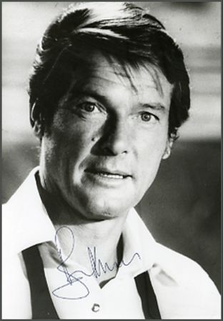 Lot #1348 James Bond: Roger Moore - Image 4