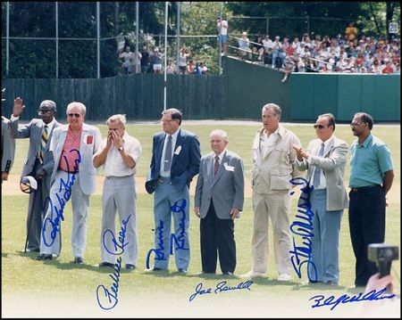 Lot #1708 Baseball: Hall of Famers - Image 1