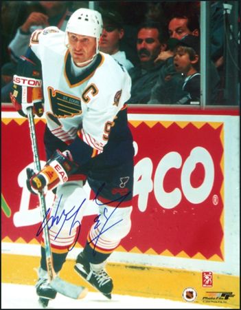 Lot #1861 Wayne Gretzky - Image 1