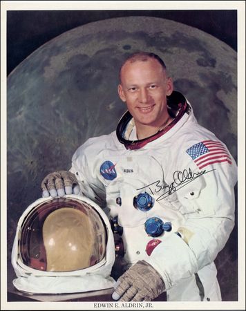 Lot #529 Apollo 11 - Image 2