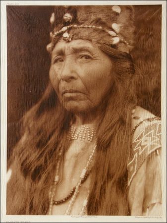 Lot #620  North American Indian - Image 2
