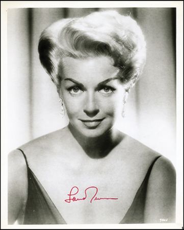Lot #1285 Vintage Actresses - Image 1
