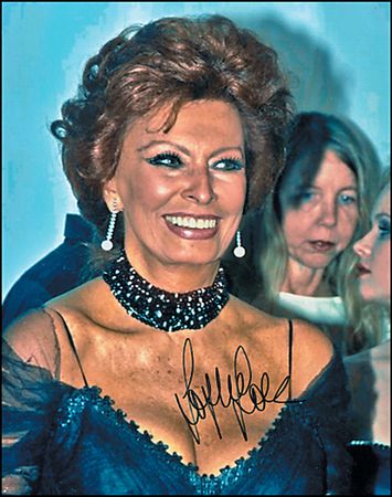Lot #1117 Sophia Loren - Image 4