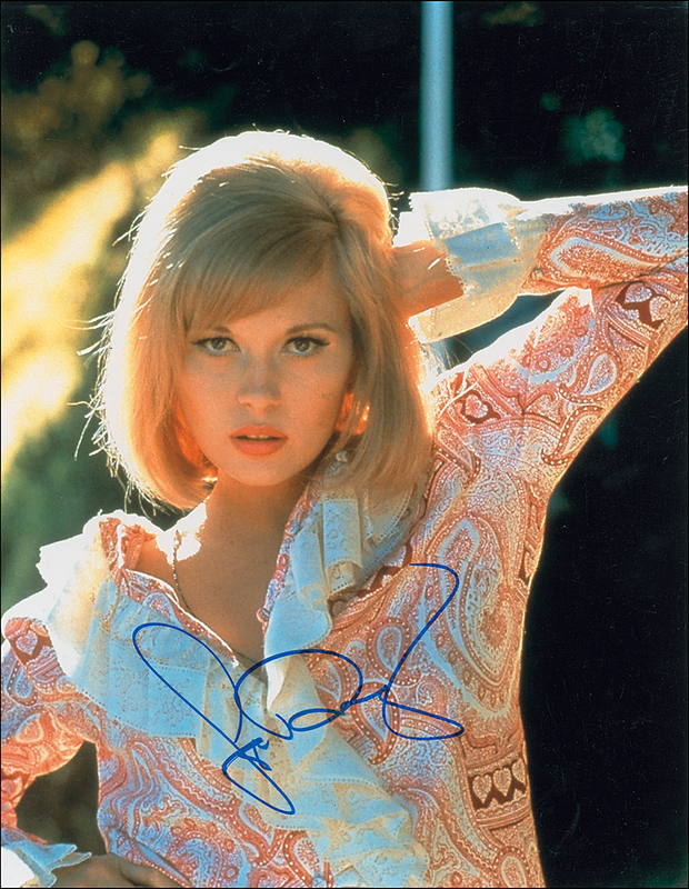 Lot 890 Faye Dunaway