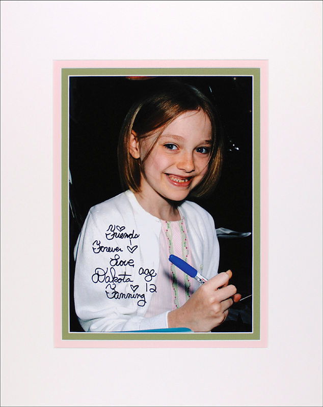 Lot 822 Dakota Fanning