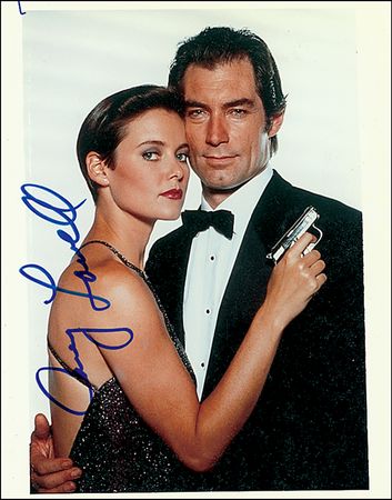 Lot #869 James Bond - Image 1