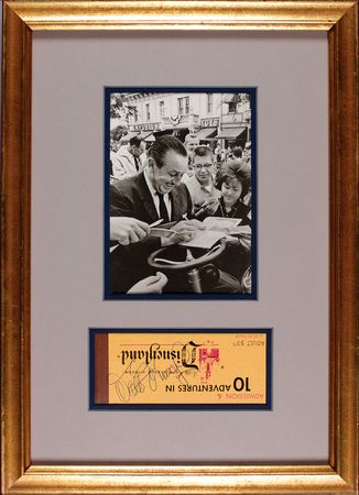 Lot #586 Walt Disney - Image 2