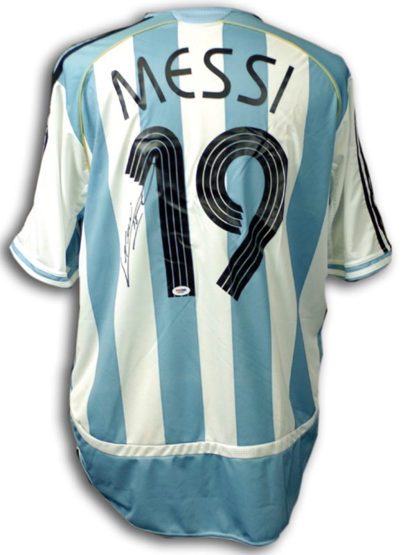 Lot 1528 Soccer: Messi, Leo