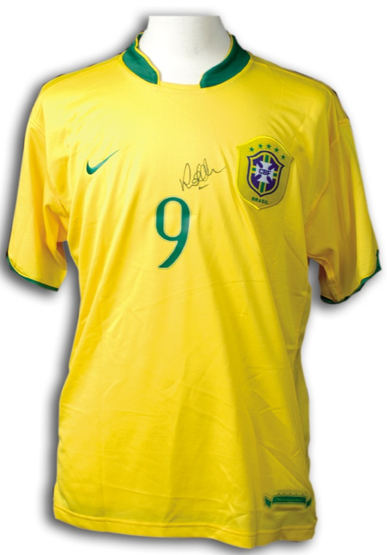 Lot 1530 Soccer: Ronaldo