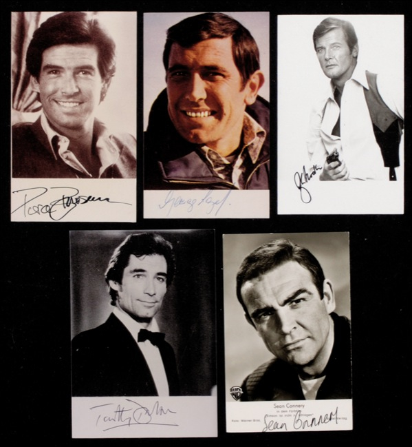 Lot 1078 James Bond: James Bonds