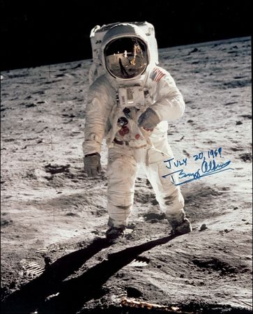 Lot #527 Moonwalkers - Image 4