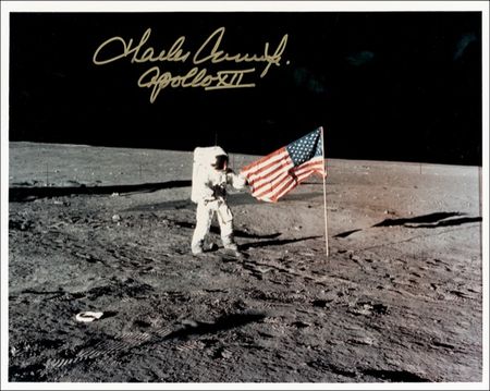 Lot #527 Moonwalkers - Image 8