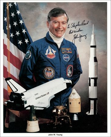 Lot #527 Moonwalkers - Image 9