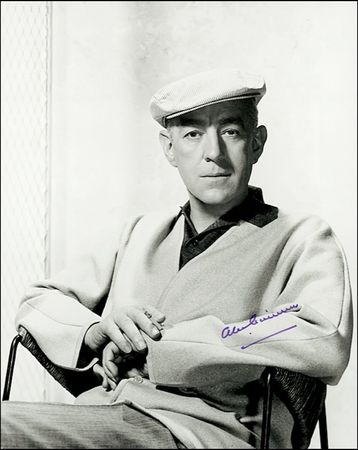 Lot #1078 Alec Guinness - Image 4
