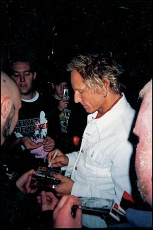 Lot #763 Guns n’ Roses - Image 7
