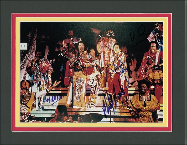 Lot 686 Earth, Wind and Fire