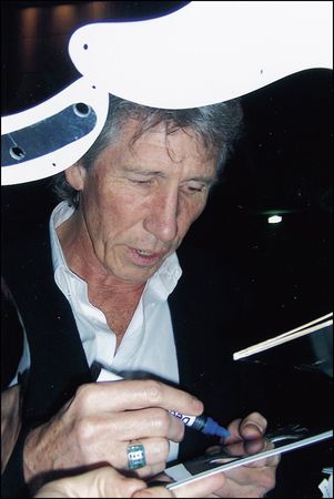 Lot #765 Pink Floyd: Waters, Roger - Image 3