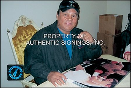 Lot #1387 Sugar Ray Leonard and Roberto Duran - Image 3