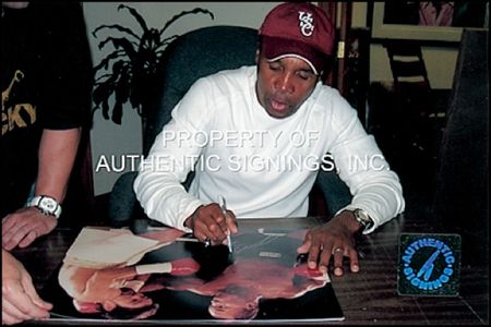 Lot #1387 Sugar Ray Leonard and Roberto Duran - Image 4