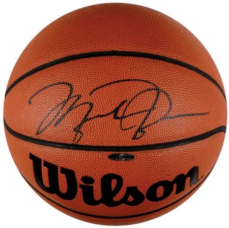 Lot #1365 Michael Jordan - Image 1