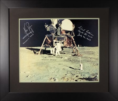 Lot #396  Apollo 11 - Image 1