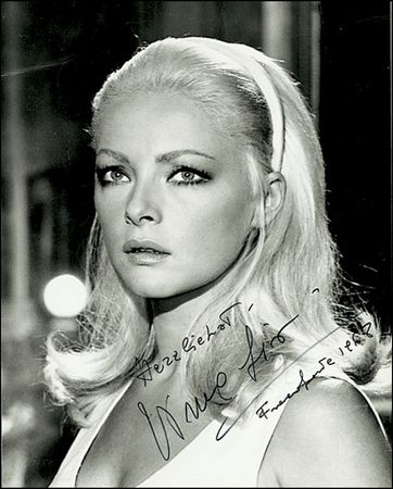 Lot #980 Italian Actresses - Image 3