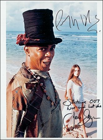 Lot #982 James Bond - Image 2