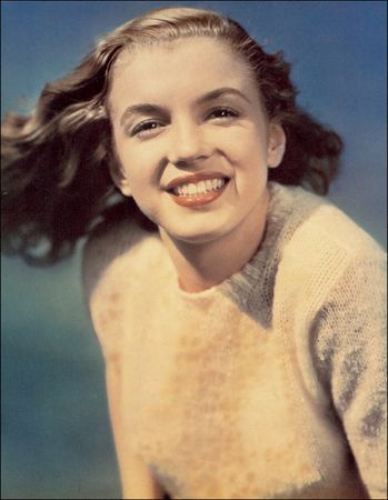 Lot #1044 Marilyn Monroe - Image 2