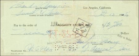 Lot #1071 Marilyn Monroe - Image 1