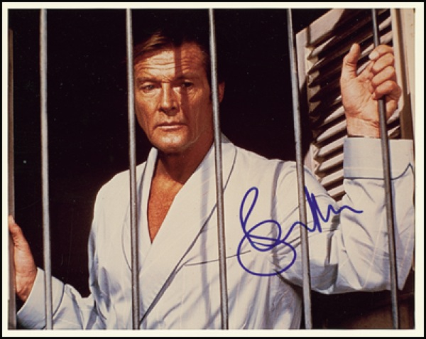 Lot 900 James Bond: Roger Moore