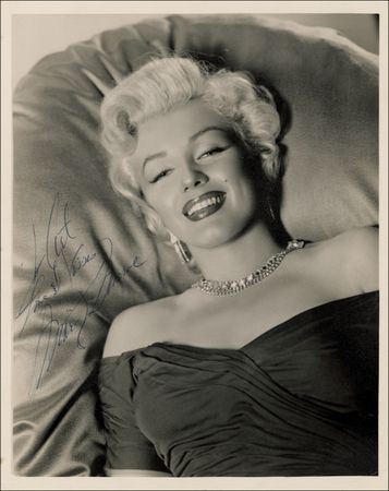 Lot #965 Marilyn Monroe - Image 1