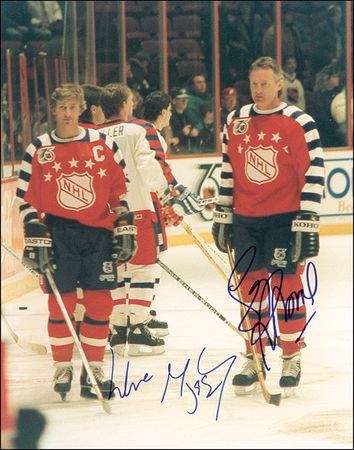 Lot #1246 Wayne Gretzky - Image 1