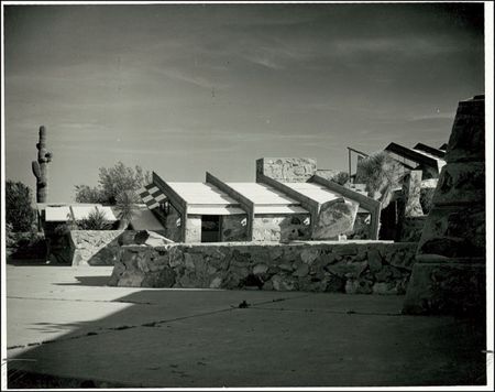 Lot #717 Frank Lloyd Wright - Image 2