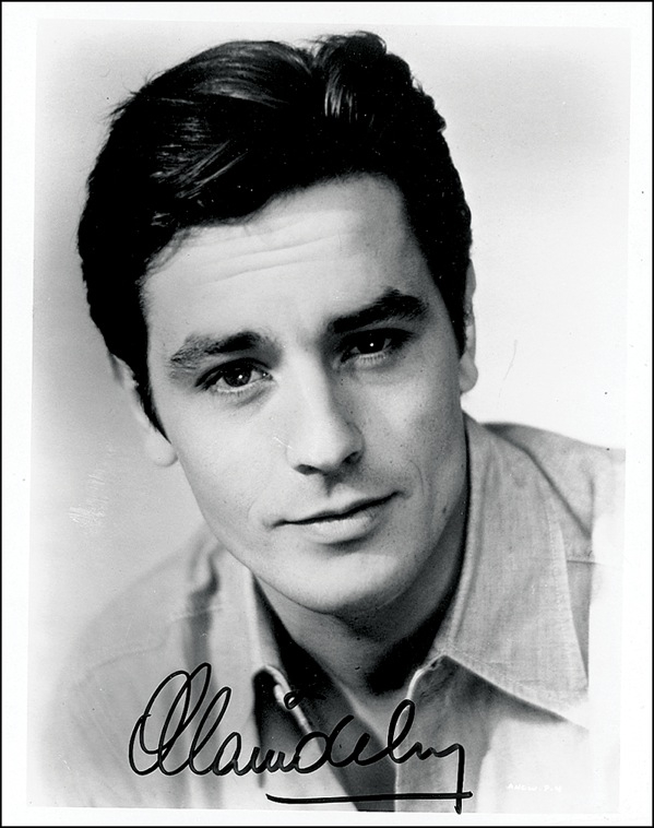 Lot 995 Alain Delon