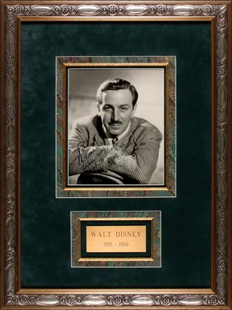 Lot #638 Walt Disney - Image 1
